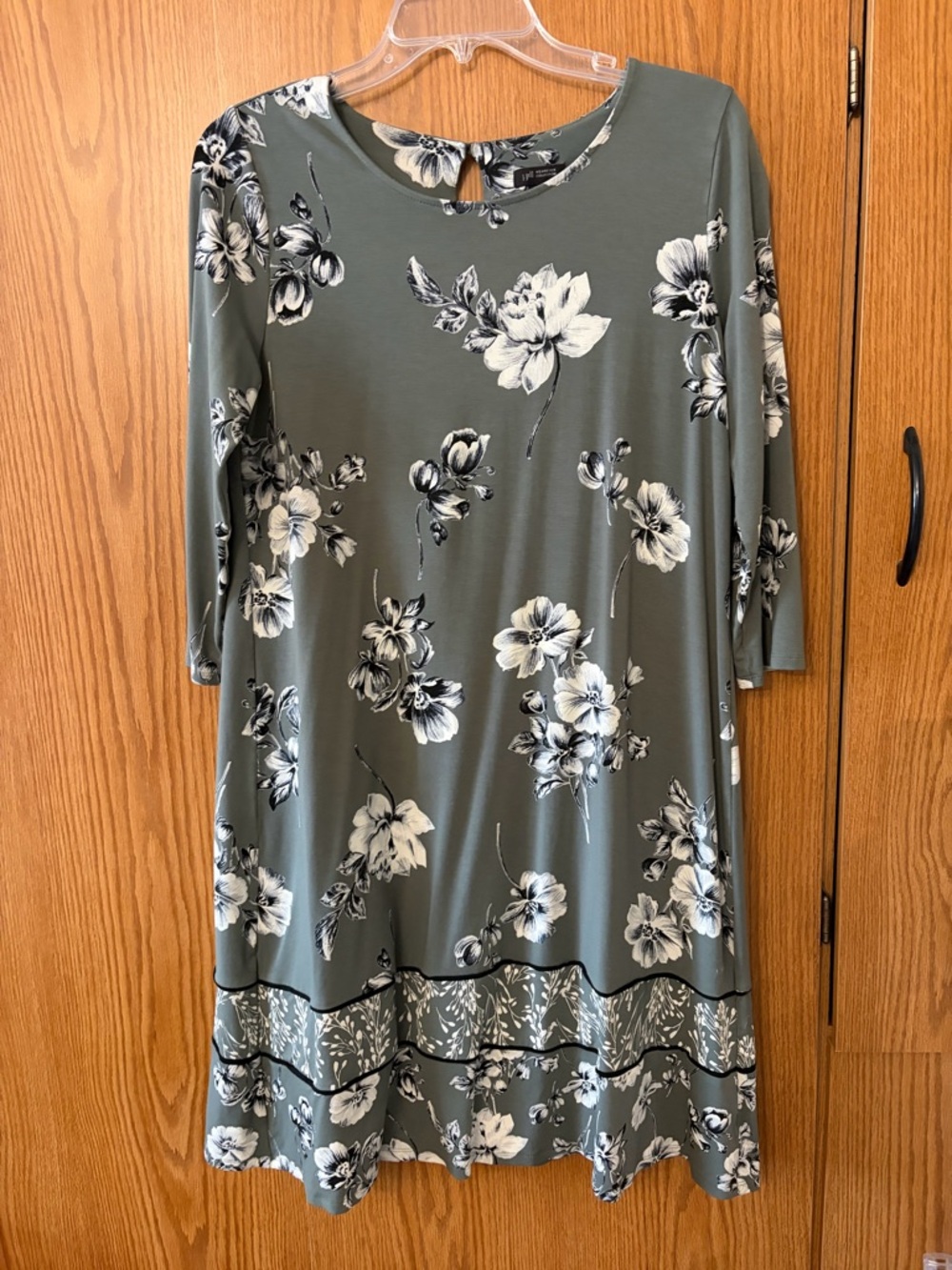 J. Jill Wearever Collection Sage Green Floral Top